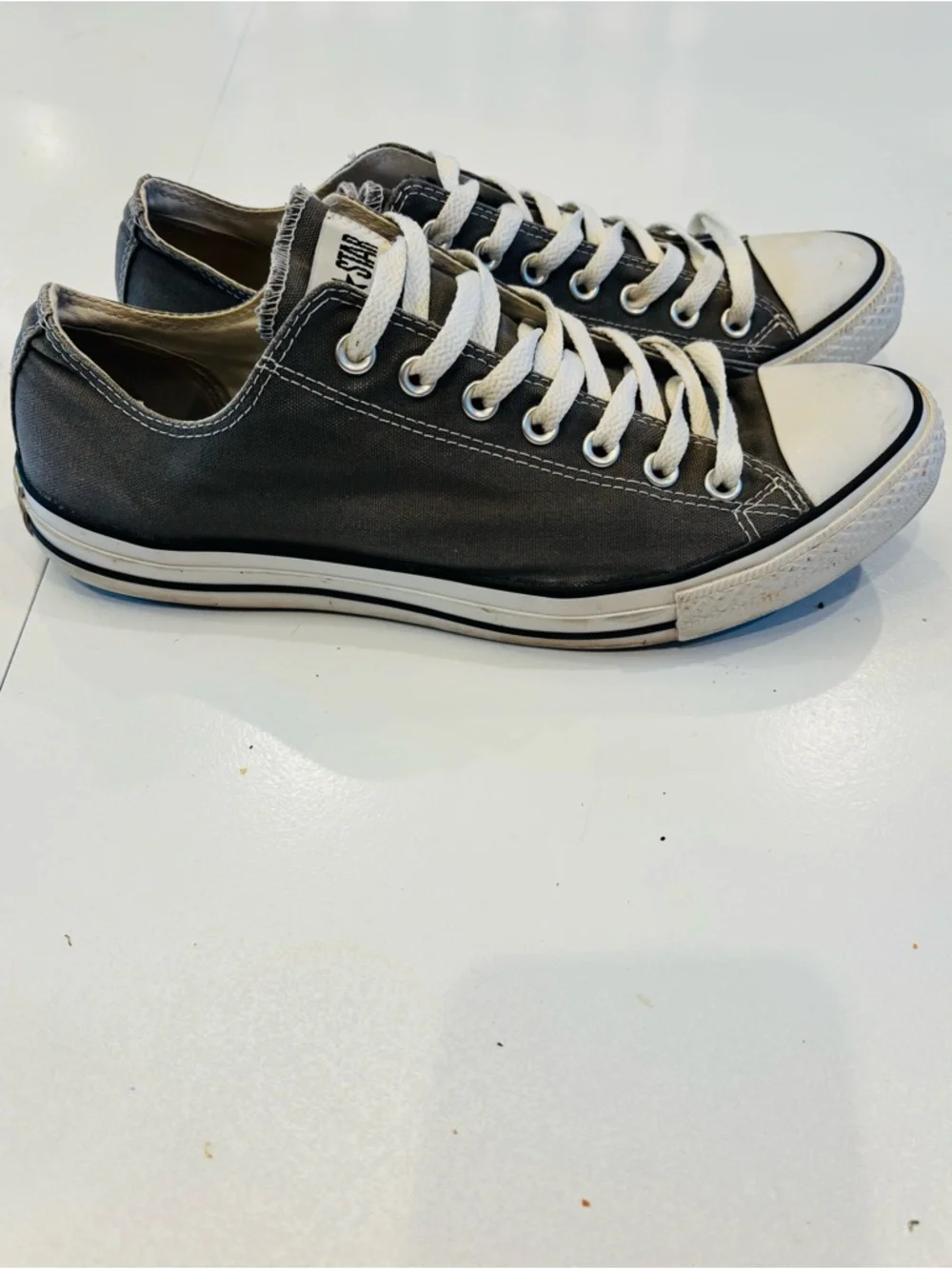 Converse Low Top Sneakers in Charcoal Gray with White Accents Mens size 11 - Picture 3 of 10